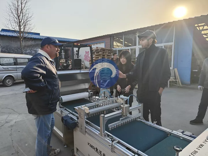 Visita a la máquina sembradora de viveros