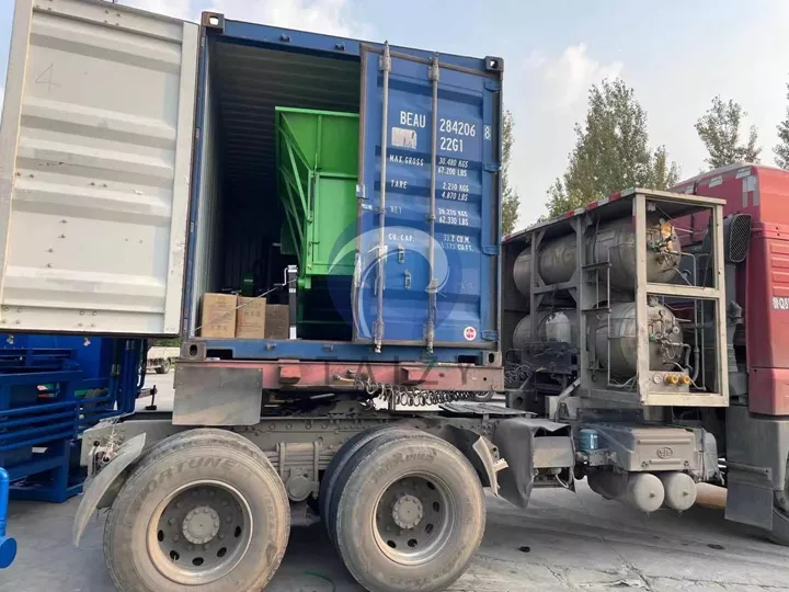 Machine de mise en balles de foin et d'ensilage