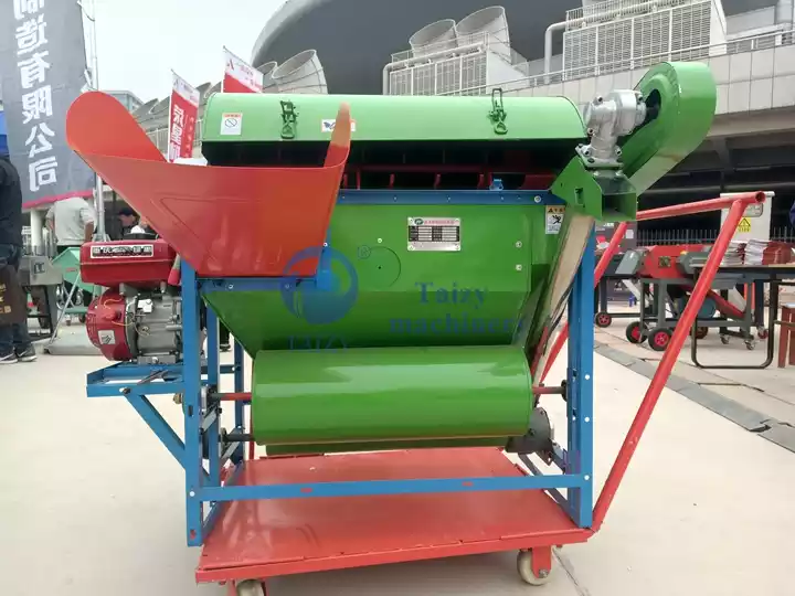 Threshing Machine Without Vibrating Screen