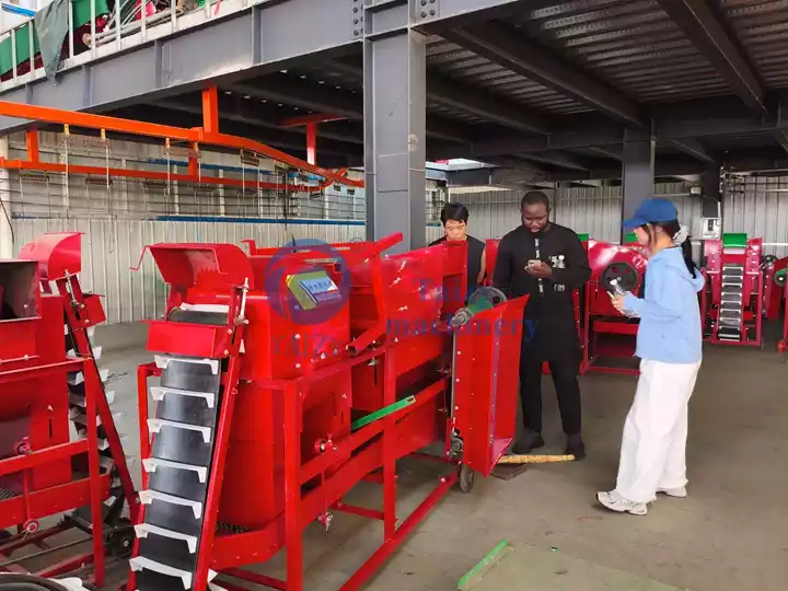 mesin panen pemetik kacang tanah